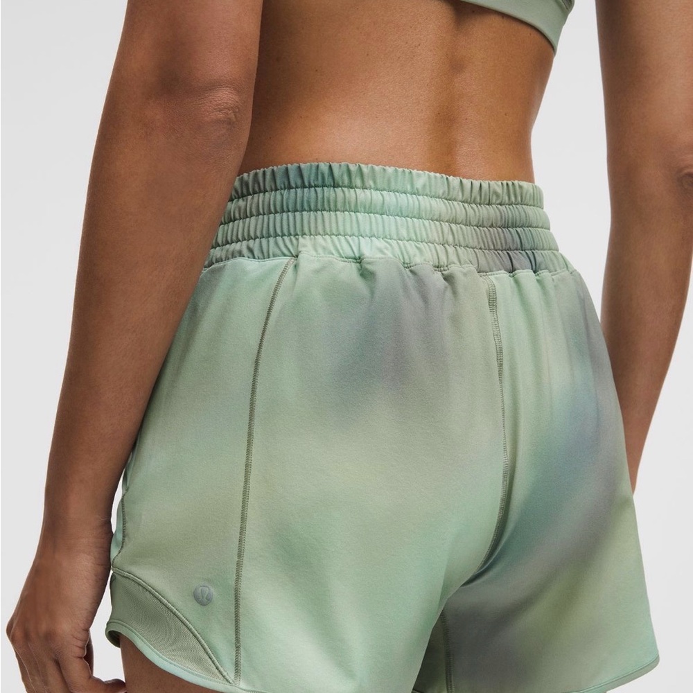 Lululemon Hotty Hot High-Rise Lined 4”, Shorts - Picture 5 of 9